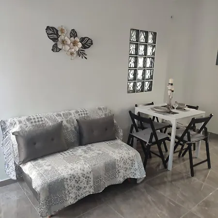 Το Σπιτι Στη Ρουγα דירה גלוסה