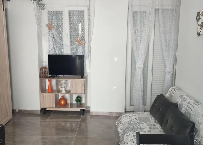 Το Σπιτι Στη Ρουγα