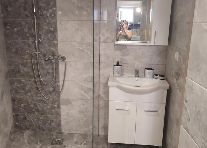 Το Σπιτι Στη Ρουγα *